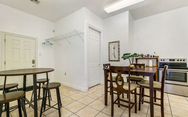 1832 Airy 4 BR in Garden District