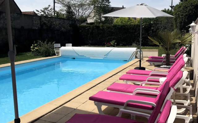 Logis Hôtel Restaurant Le Cheval Blanc