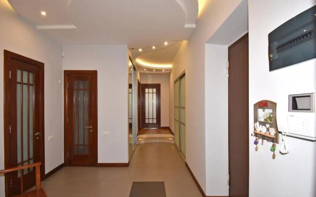 Прекрасная 4-ех комнатная квартира в самом центре