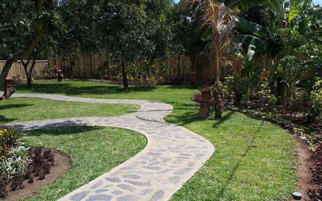 Mango Tree Inn