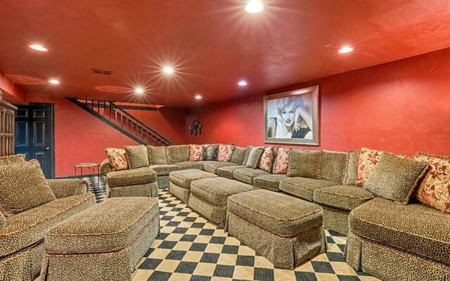 The Funky Monkey Inn