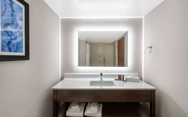 Holiday Inn Express Mobile I-65 by IHG