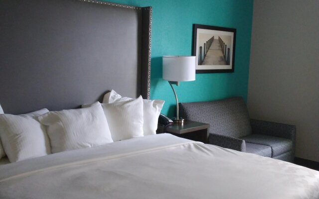 La Quinta Inn & Suites by Wyndham Jamestown