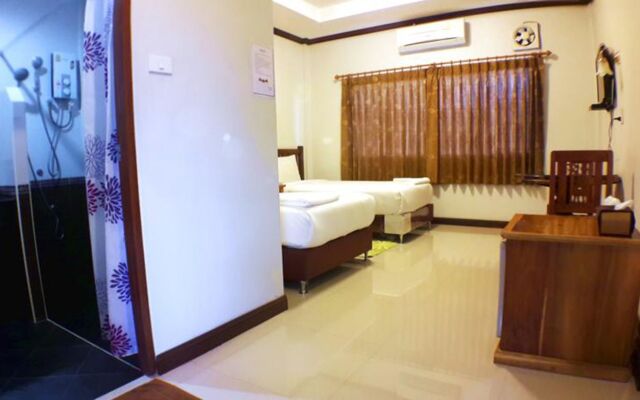 Khum Nakhon Hotel