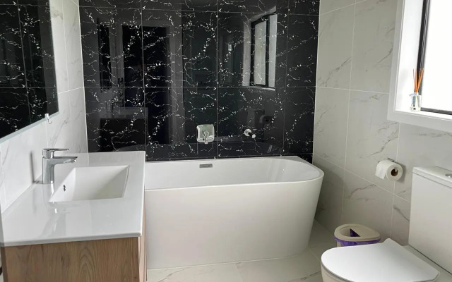Flat Bush Private Ensuite