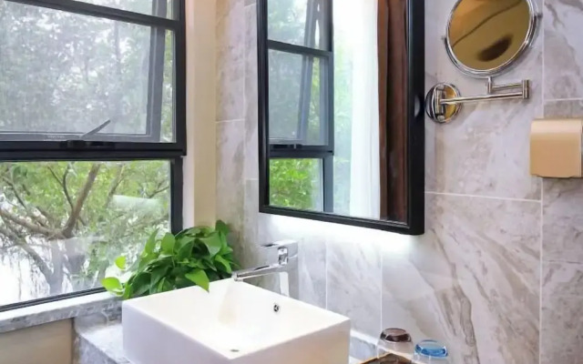 Immersing Hotel Guihu Branch