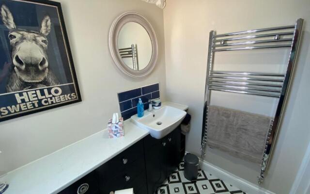 East Llanteg Guest House