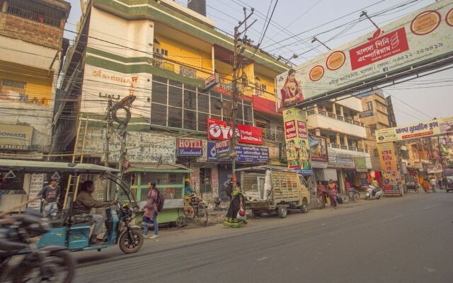 OYO 27610 Hotel Landmark