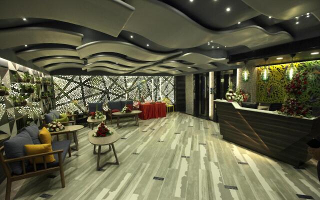 Hummingbird Hotel and Banquet