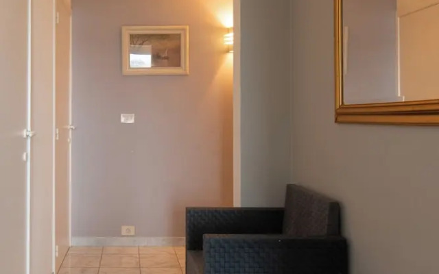 Spacious Apartment With Terrace