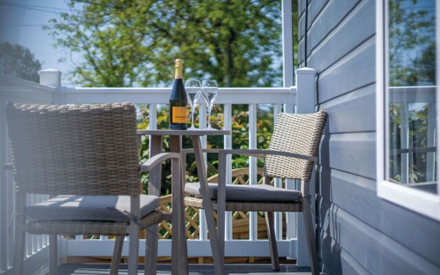 The Studio - 1 Bedroom Cabin - Amroth