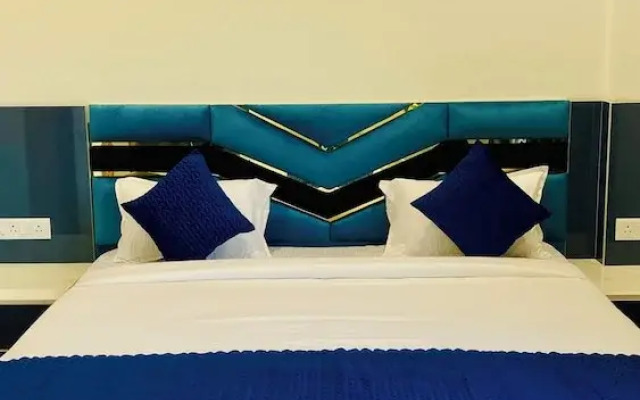 Stay 10 Parallel Apartment Hotel