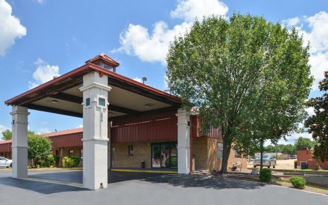 Ramada Limited Batesville