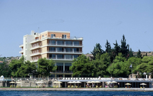Kalamaki Beach Resort