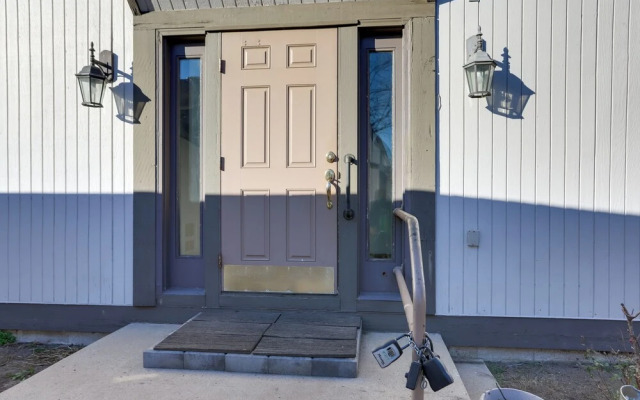 Toledo Vacation Rental ~ 8 Mi to Downtown!