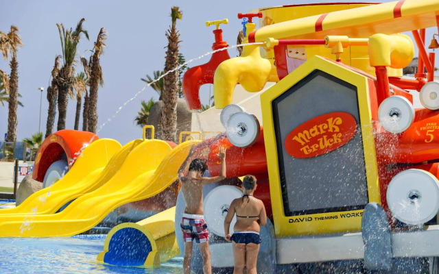Mediterráneo Bay Hotel & Resort