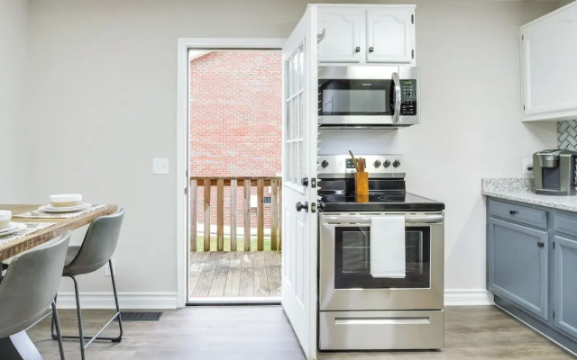 Modern Townhome: Walk to Tennessee Tech University