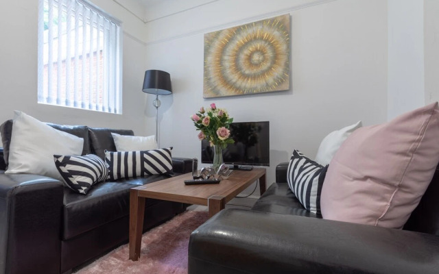 Lux Apartments 3 Bedroom House - Bala