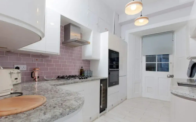 Beautifully Modernised New Town Home