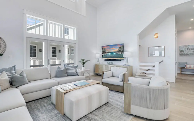 Lakeside Luxury 230 LAK