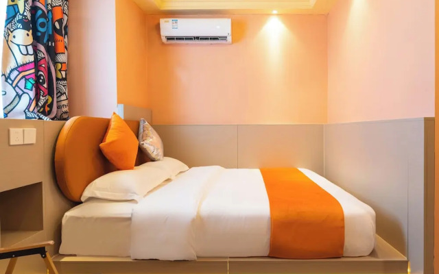 Wind Sleeping Color Hotel