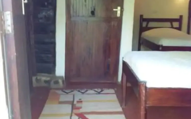 Ngari Hill Economy Accommodation