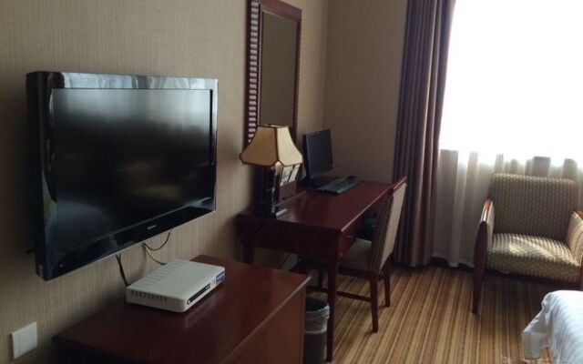 Huadong Hotel