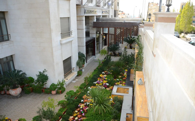 Jad Hotel Suites