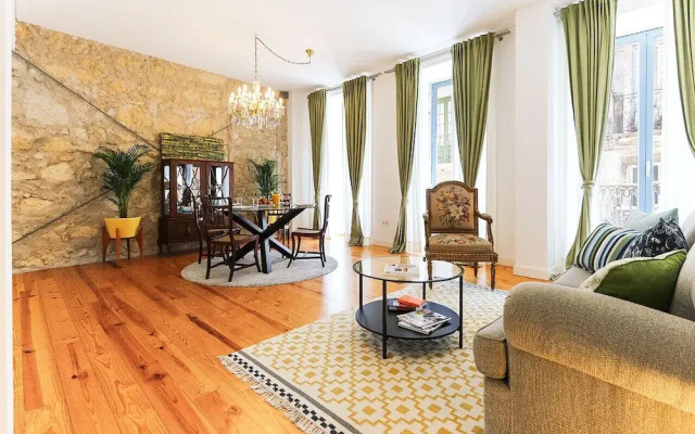 JOIVY Modern classic 1-bed Apt w/ balcony, nearby Avenida da Liberdade