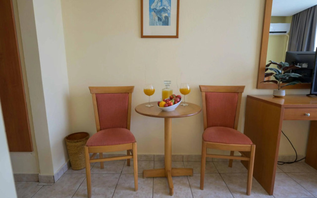 Neda Hotel