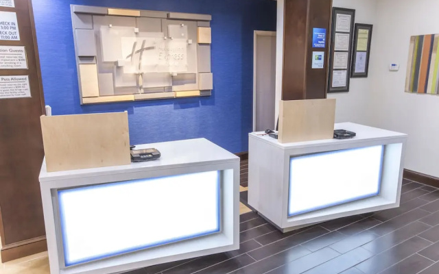 Holiday Inn Express Hotel & Suites MCDONOUGH
