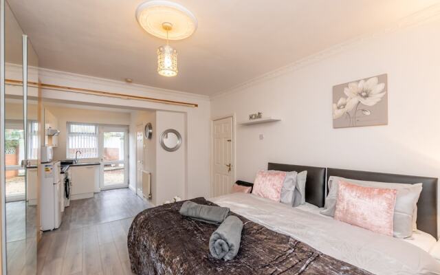 Luxury Codsall Studio