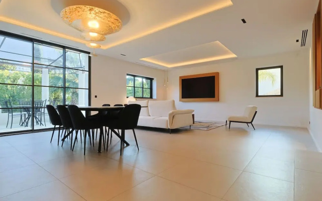 Villa Deva - 5 Bedrooms - Heated Pool