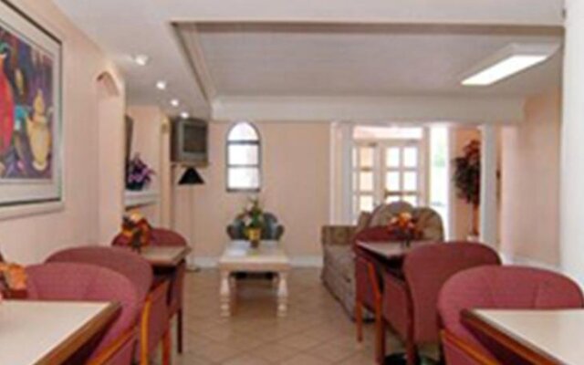 Budget Host Inn And Suites