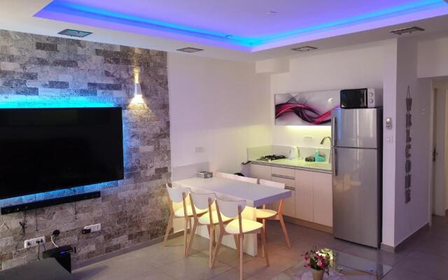 Avshalom Holiday Apartments