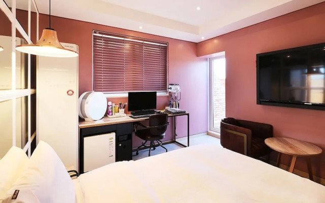 Alma Business Hotel