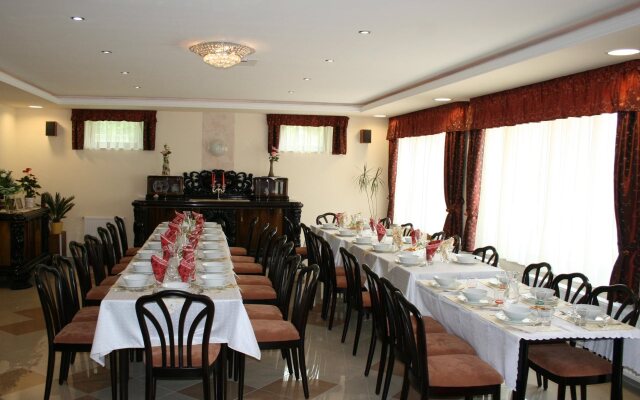 Le Rose Hotel