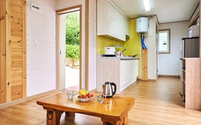 Yeosu Dolsan Healing Pension
