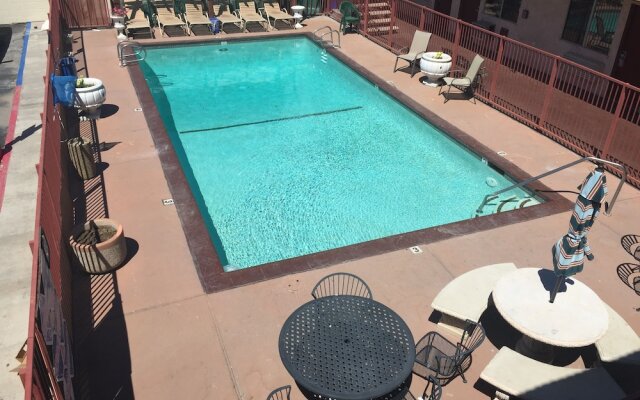 Days Inn by Wyndham Victorville