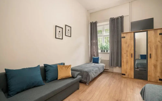 AS HOME Ofiar Oświęcimskich