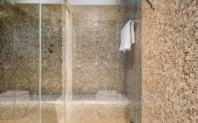 Your Luxury Escape One Coral