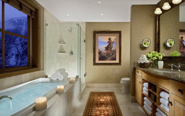 Snake River Lodge - Amenities at Sister Property