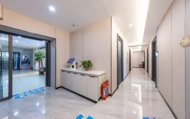Lvju Smart Homestay (Zhangye Road Pedestrian Street)