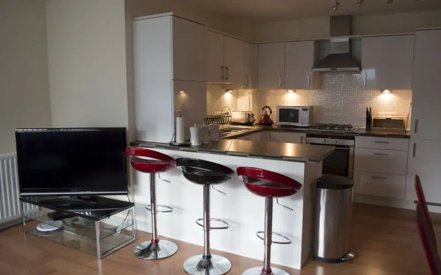 Dreamhouse Apartments - Baker Road