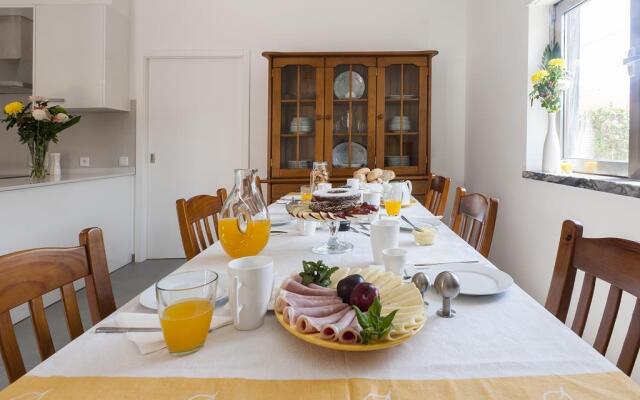 Beachouse - Surf, Bed & Breakfast