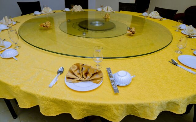 Lao Tangren Restaurant & Guesthouse
