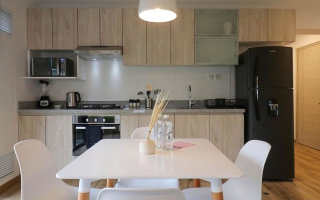 w Fancy 2BR With Balcony in Miraflores