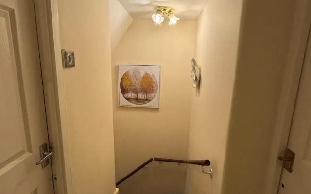 3BR House with Free WiFi All Over UK