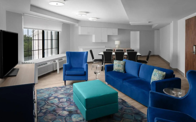 Hotel Indigo Mount Pleasant by IHG