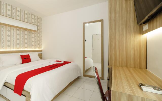 RedDoorz Apartment @ Aeropolis Tangerang